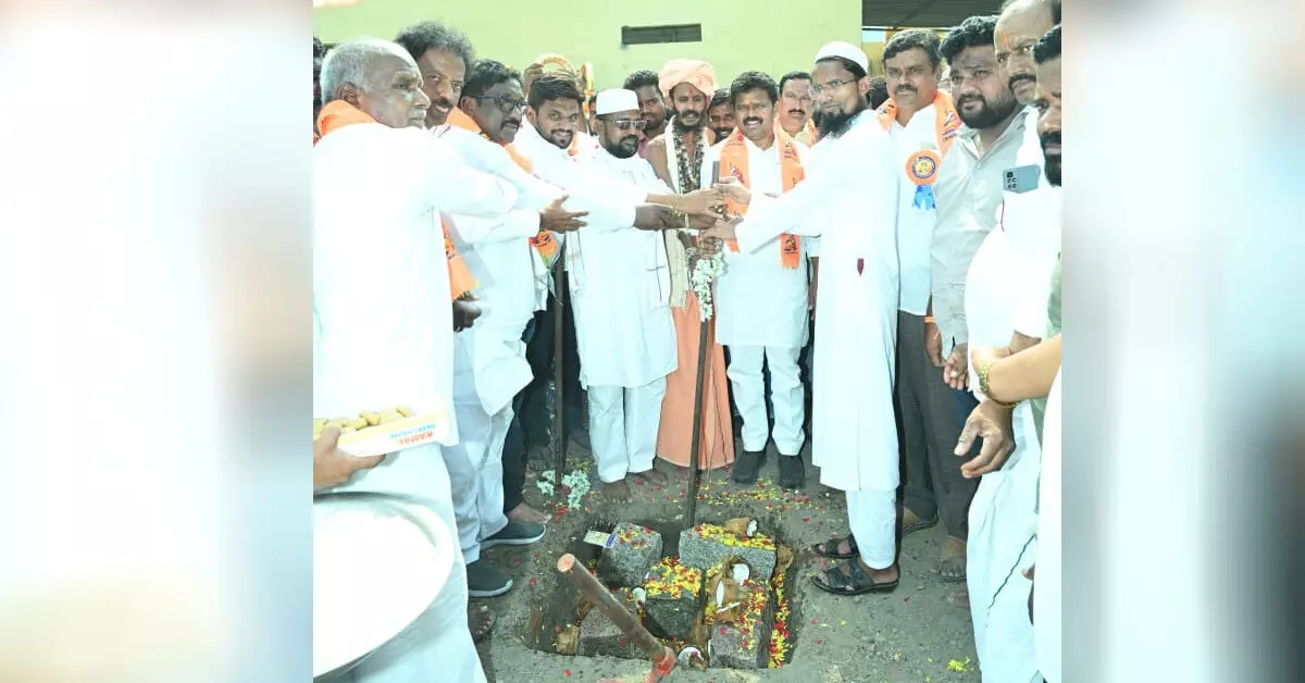 ರಾಯಚೂರು| ತಲಮಾರಿ ಗ್ರಾಮದಲ್ಲಿ ವಿವಿಧ ಅಭಿವೃದ್ಧಿ ಕಾಮಗಾರಿಗಳಿಗೆ ಶಾಸಕರಿಂದ ಭೂಮಿ ಪೂಜೆ ರಾಯಚೂರು| ತಲಮಾರಿ ಗ್ರಾಮದಲ್ಲಿ ವಿವಿಧ ಅಭಿವೃದ್ಧಿ ಕಾಮಗಾರಿಗಳಿಗೆ ಶಾಸಕರಿಂದ ಭೂಮಿ ಪೂಜೆ