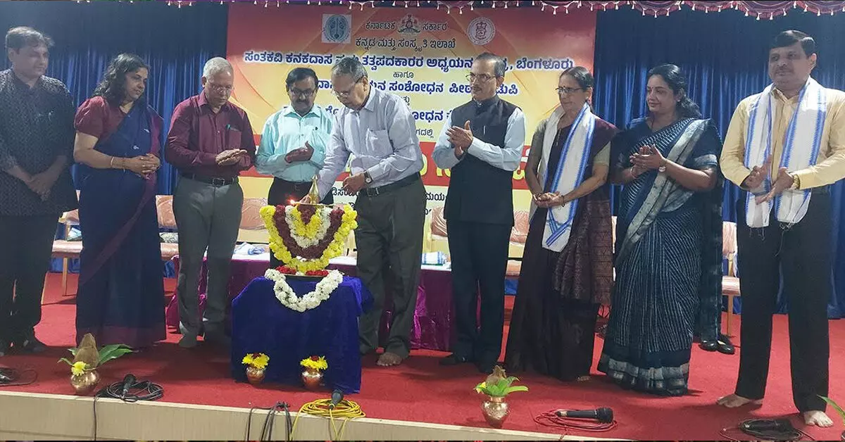 ಉಡುಪಿ | ಸಂಗೀತ ಸಹಿತ ಎಲ್ಲ ಕ್ಷೇತ್ರಗಳಿಗೂ ಎಐ ಬಹಳ ದೊಡ್ಡ ಸವಾಲು : ಡಾ.ಬಿ.ಎ.ವಿವೇಕ ರೈ ಉಡುಪಿ | ಸಂಗೀತ ಸಹಿತ ಎಲ್ಲ ಕ್ಷೇತ್ರಗಳಿಗೂ ಎಐ ಬಹಳ ದೊಡ್ಡ ಸವಾಲು : ಡಾ.ಬಿ.ಎ.ವಿವೇಕ ರೈ