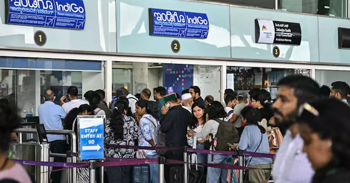 IndiGo ಬಿಕ್ಕಟ್ಟು; ವಿಮಾನ ಟಿಕೆಟ್ ದರಕ್ಕೆ ಮಿತಿ ಹೇರಿದ ಸರಕಾರ