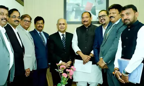 ಮಂಗಳೂರಿನಲ್ಲಿ ಹೈಕೋರ್ಟ್ ಪೀಠ ಸ್ಥಾಪನೆ ಬೇಡಿಕೆ : ಕರ್ನಾಟಕ ಹೈಕೋರ್ಟ್‌ನ ಮುಖ್ಯ ನ್ಯಾಯಮೂರ್ತಿ ಅವರನ್ನು ಭೇಟಿಯಾದ ವಕೀಲರ ನಿಯೋಗ