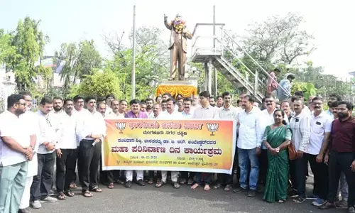 ಮಂಗಳೂರು | ಅಂಬೇಡ್ಕರ್ ಪ್ರತಿಮೆಗೆ ಪುಷ್ಪ ನಮನ