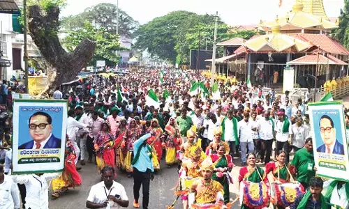 ಚಳಿಗಾಲದ ಅಧಿವೇಶನದಲ್ಲಿ ಸಮಸ್ಯೆಗಳ  ಪರಿಹಾರಕ್ಕೆ ಒತ್ತಾಯ : ಕಾರವಾರದಲ್ಲಿ ಅರಣ್ಯವಾಸಿಗಳ ಬೃಹತ್ ಸಮಾವೇಶ