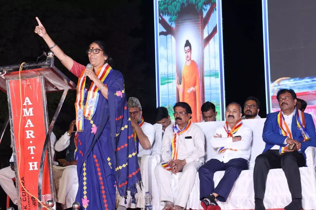 ಹಿಟ್ಲರ್ನಿಂದ ಪಾಠ ಕಲಿತು ಗೋಲ್ವಾಲ್ಕರ್, ಹೆಡ್ಗೆವಾರ್ ಭಾರತದಲ್ಲಿ ಆರೆಸ್ಸೆಸ್ನ್ನು ಕಟ್ಟಿದ್ದಾರೆ : ಕೆ. ನೀಲಾ ಹಿಟ್ಲರ್ನಿಂದ ಪಾಠ ಕಲಿತು ಗೋಲ್ವಾಲ್ಕರ್, ಹೆಡ್ಗೆವಾರ್ ಭಾರತದಲ್ಲಿ ಆರೆಸ್ಸೆಸ್ನ್ನು ಕಟ್ಟಿದ್ದಾರೆ : ಕೆ. ನೀಲಾ