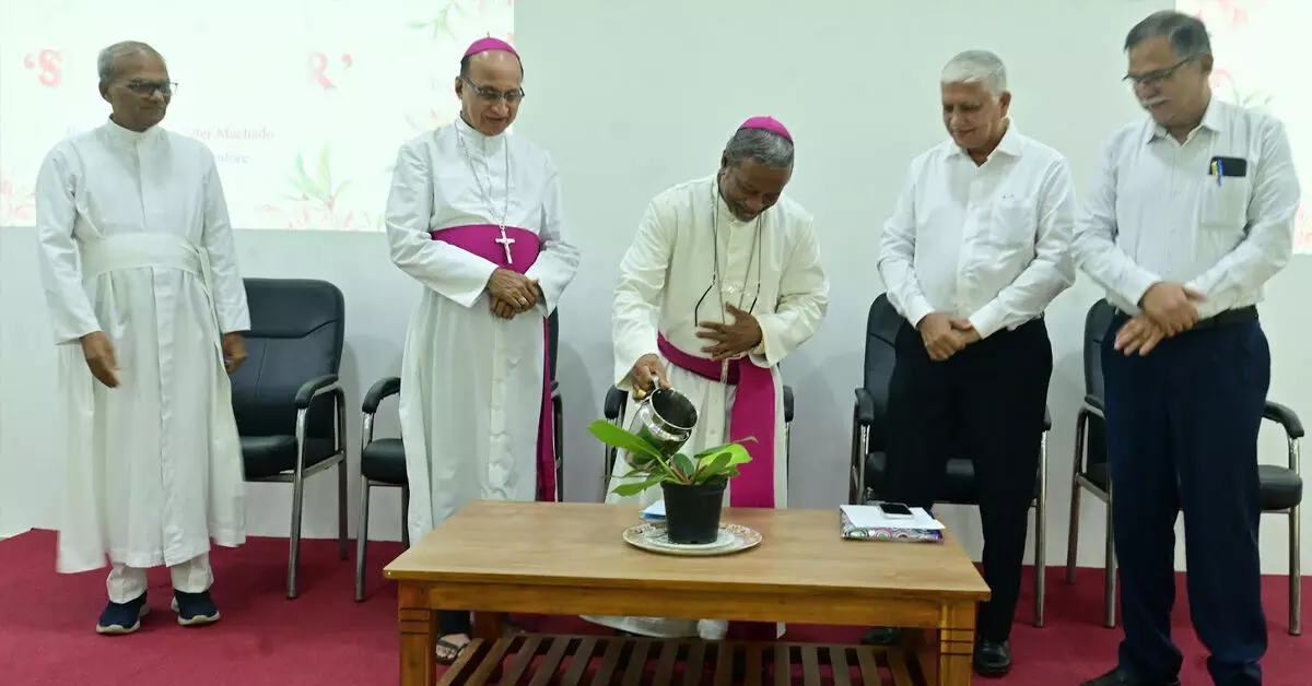 Udupi | ಪ್ರತಿಭೆಗಳ ಸಮರ್ಪಕ ಬಳಕೆಯಿಂದ ನಾಯಕತ್ವ ಪ್ರದರ್ಶನ: ಬಿಷಪ್ ಪೀಟರ್ ಮಚಾದೊ Udupi | ಪ್ರತಿಭೆಗಳ ಸಮರ್ಪಕ ಬಳಕೆಯಿಂದ ನಾಯಕತ್ವ ಪ್ರದರ್ಶನ: ಬಿಷಪ್ ಪೀಟರ್ ಮಚಾದೊ