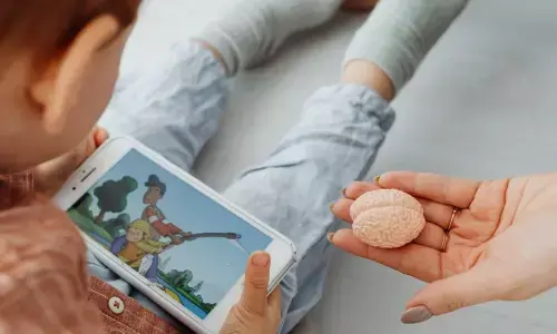 12 ವರ್ಷಕ್ಕೆ ಮೊದಲು ಮಕ್ಕಳ ಕೈಗೆ ಸ್ಮಾರ್ಟ್‌ಫೋನ್ ನೀಡಿದರೆ ಆರೋಗ್ಯ ಸಮಸ್ಯೆ ಕಾಡಲಿದೆ!