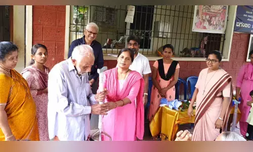 Mangaluru | ಬಗಂಬಿಲ ಅಂಗನವಾಡಿಯಲ್ಲಿ ಹಿರಿಯ ನಾಗರಿಕರ ದಿನಾಚರಣೆ