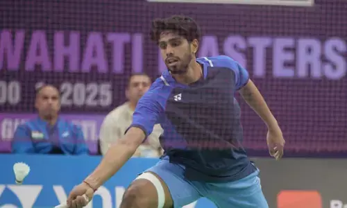 ಗುವಾಹಟಿ ಮಾಸ್ಟರ್ಸ್ ಬ್ಯಾಡ್ಮಿಂಟನ್ ಟೂರ್ನಮೆಂಟ್: ಸಂಸ್ಕಾರ್ ಸಾರಸ್ವತ್ ಗೆ ಸಿಂಗಲ್ಸ್ ಪ್ರಶಸ್ತಿ, ತನ್ವಿ ಶರ್ಮಾ ರನ್ನರ್- ಅಪ್