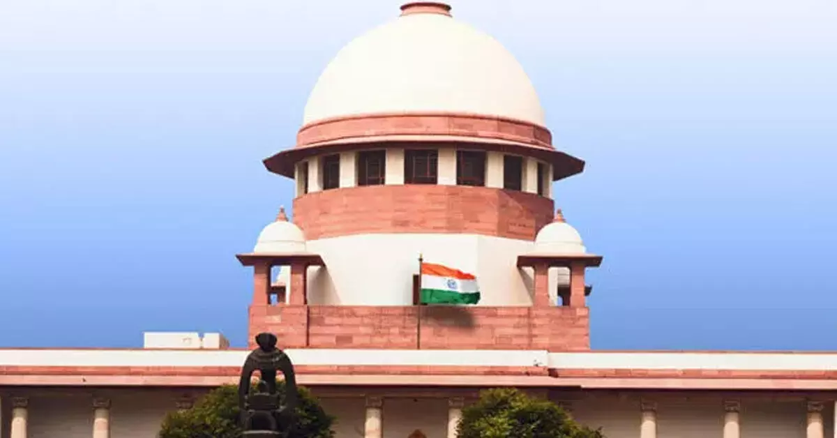 ವಾರಾಣಸಿ | ಮಕ್ಕಳ ಕಳ್ಳಸಾಗಣೆದಾರರಿಗೆ ಜಾಮೀನು ಪ್ರಶ್ನಿಸಿದ್ದಕ್ಕೆ ಇಬ್ಬರು ಸ್ವಚ್ಛತಾ ಕಾರ್ಮಿಕರ ವಜಾ; ಮರುನೇಮಕಕ್ಕೆ ಸುಪ್ರೀಂ ಕೋರ್ಟ್ ಆದೇಶ ವಾರಾಣಸಿ | ಮಕ್ಕಳ ಕಳ್ಳಸಾಗಣೆದಾರರಿಗೆ ಜಾಮೀನು ಪ್ರಶ್ನಿಸಿದ್ದಕ್ಕೆ ಇಬ್ಬರು ಸ್ವಚ್ಛತಾ ಕಾರ್ಮಿಕರ ವಜಾ; ಮರುನೇಮಕಕ್ಕೆ ಸುಪ್ರೀಂ ಕೋರ್ಟ್ ಆದೇಶ