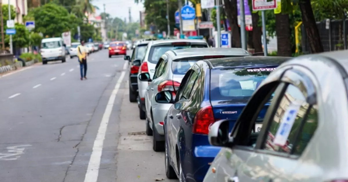 ಮಂಗಳೂರು: ಬಾಡಿಗೆ ಮಾಡುತ್ತಿದ್ದ ಖಾಸಗಿ ಕಾರುಗಳನ್ನು ತಡೆಹಿಡಿದ ಅಸೋಶಿಯೇಶನ್