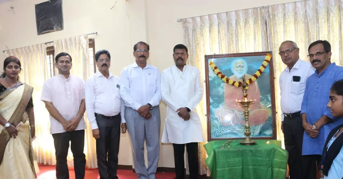 ಮಂಗಳೂರು | ಕನಕದಾಸರು, ಬ್ರಹ್ಮಶ್ರೀ ನಾರಾಯಣ ಗುರುಗಳು ಬಹುತ್ವ, ಬಂಧುತ್ವ ಸಾರಿದ ಸಂತರು : ದೇರ್ಲ ಮಂಗಳೂರು | ಕನಕದಾಸರು, ಬ್ರಹ್ಮಶ್ರೀ ನಾರಾಯಣ ಗುರುಗಳು ಬಹುತ್ವ, ಬಂಧುತ್ವ ಸಾರಿದ ಸಂತರು : ದೇರ್ಲ