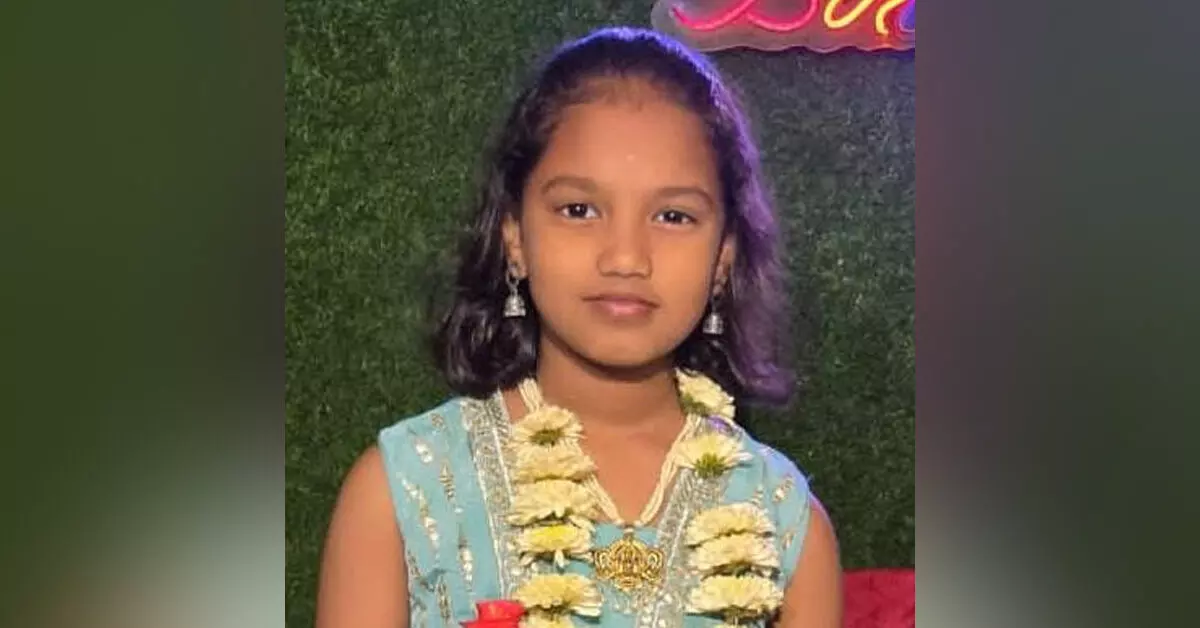 ಬೀದರ್ | ಶಾಲಾ ವಾಹನ ಹರಿದು 8 ವರ್ಷದ ಬಾಲಕಿ ಮೃತ್ಯು ಬೀದರ್ | ಶಾಲಾ ವಾಹನ ಹರಿದು 8 ವರ್ಷದ ಬಾಲಕಿ ಮೃತ್ಯು