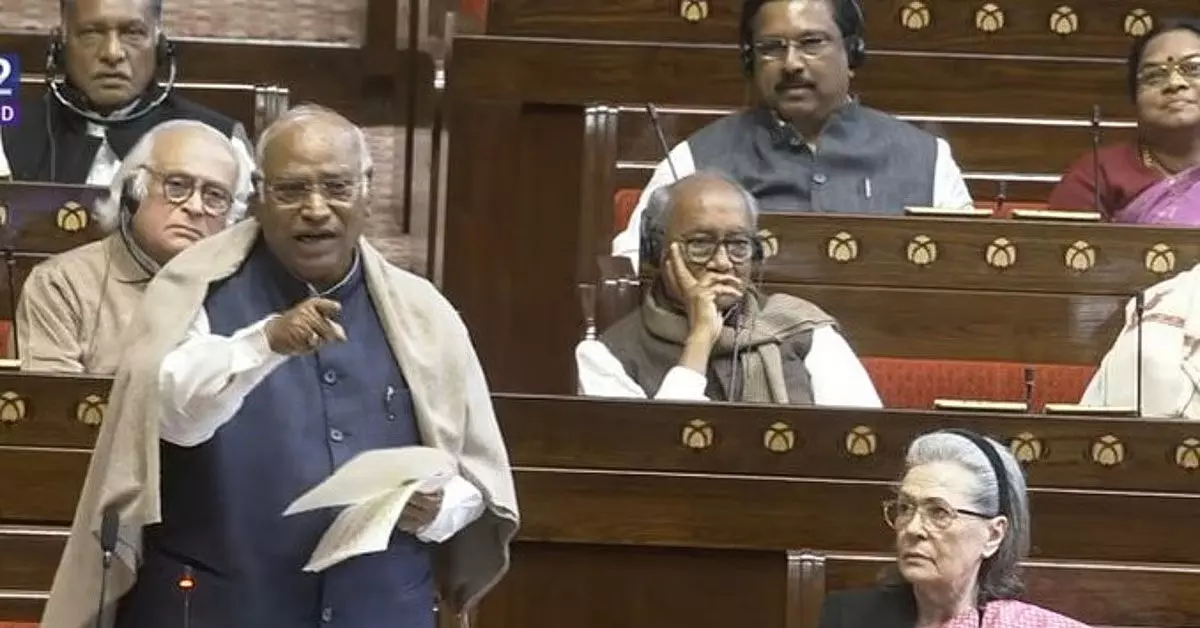 ‘ವಂದೇ ಮಾತರಂ’ನ ಮೊದಲ ಎರಡು ಚರಣ ಬಳಸುವ ನಿರ್ಧಾರ ನೆಹರೂ ಒಬ್ಬರದ್ದಲ್ಲ: ಖರ್ಗೆ