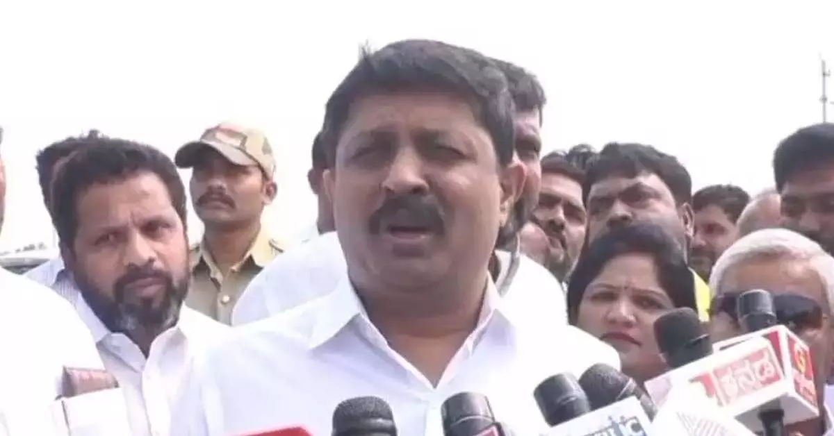 ಅಹಿಂದ ನಾಯಕ ಸಿದ್ದರಾಮಯ್ಯ ಗಟ್ಟಿಮುಟ್ಟಾಗಿದ್ದಾರೆ; ಪರ್ಯಾಯ ನಾಯಕತ್ವದ ಪ್ರಸ್ತಾಪವೇ ಅಪ್ರಸ್ತುತ: ಸಚಿವ ಬೈರತಿ ಸುರೇಶ್ ಅಹಿಂದ ನಾಯಕ ಸಿದ್ದರಾಮಯ್ಯ ಗಟ್ಟಿಮುಟ್ಟಾಗಿದ್ದಾರೆ; ಪರ್ಯಾಯ ನಾಯಕತ್ವದ ಪ್ರಸ್ತಾಪವೇ ಅಪ್ರಸ್ತುತ: ಸಚಿವ ಬೈರತಿ ಸುರೇಶ್