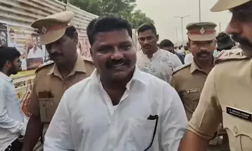 ನಟ ವಿಜಯ್ ರ‍್ಯಾಲಿಗೆ ನುಗ್ಗಲು ಯತ್ನಿಸಿದ ಬಂದೂಕುಧಾರಿಯ ಬಂಧನ