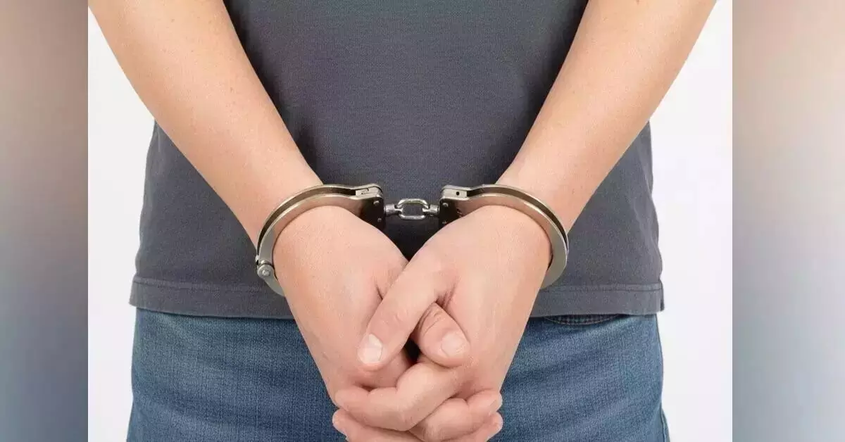 ಮಂಗಳೂರು | ಮಾದಕ ವಸ್ತು ಮಾರಾಟ ಆರೋಪ : ಇಬ್ಬರ ಬಂಧನ ಮಂಗಳೂರು | ಮಾದಕ ವಸ್ತು ಮಾರಾಟ ಆರೋಪ : ಇಬ್ಬರ ಬಂಧನ