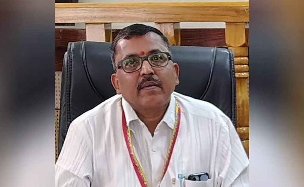 ಮಧ್ಯವರ್ತಿಗಳ ಉದ್ಯೋಗ ಆಮಿಷಕ್ಕೆ ಒಳಗಾಗಬೇಡಿ: ಡಿಎಚ್ ಒ ಡಾ.ಶಂಕರ್ ನಾಯ್ಕ್ ಮಧ್ಯವರ್ತಿಗಳ ಉದ್ಯೋಗ ಆಮಿಷಕ್ಕೆ ಒಳಗಾಗಬೇಡಿ: ಡಿಎಚ್ ಒ ಡಾ.ಶಂಕರ್ ನಾಯ್ಕ್