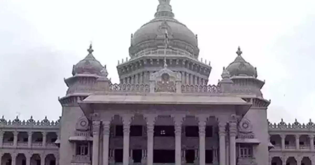 ಸರಕಾರಿ ಕಾರ್ಯಕ್ರಮಗಳಲ್ಲಿ ಸ್ಮರಣಿಕೆ, ಟ್ರೋಫಿ ನೀಡುವುದು ನಿಷೇಧ ಸರಕಾರಿ ಕಾರ್ಯಕ್ರಮಗಳಲ್ಲಿ ಸ್ಮರಣಿಕೆ, ಟ್ರೋಫಿ ನೀಡುವುದು ನಿಷೇಧ