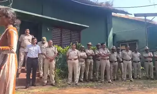 Chikkamagaluru | ಕಾಡಾನೆ ಹಾವಳಿ ನಿಯಂತ್ರಿಸದ ಅರಣ್ಯ ಇಲಾಖೆ ವಿರುದ್ಧ ಗ್ರಾಮಸ್ಥರಿಂದ ಧರಣಿ