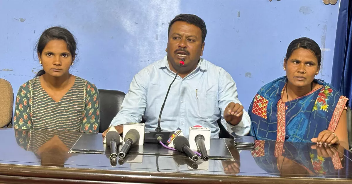 ಮಟ್ಟೂರು ತಾಂಡದಲ್ಲಿ ಪೊಲೀಸರ ಮೇಲೆ ಹಲ್ಲೆ ಪ್ರಕರಣ | ಪ್ರತಿದೂರಿಗೆ ಸ್ಪಂದನೆ ಇಲ್ಲ: ಆರೋಪ ಮಟ್ಟೂರು ತಾಂಡದಲ್ಲಿ ಪೊಲೀಸರ ಮೇಲೆ ಹಲ್ಲೆ ಪ್ರಕರಣ | ಪ್ರತಿದೂರಿಗೆ ಸ್ಪಂದನೆ ಇಲ್ಲ: ಆರೋಪ