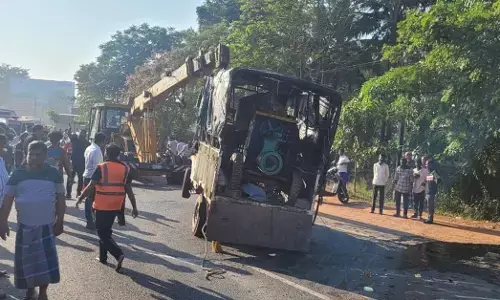 ಪಡುಬಿದ್ರಿ | ಟೆಂಪೋ ಮಗುಚಿ ಬಿದ್ದು ಮಹಿಳೆ ಮೃತ್ಯು
