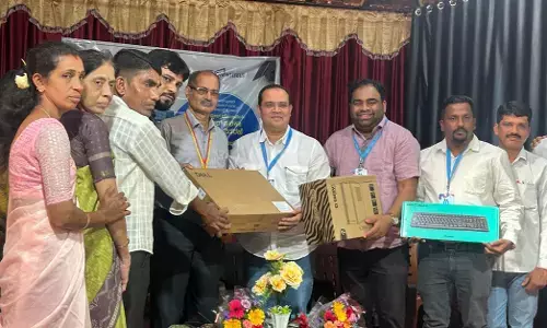 ಕಡಬ | ಎಂ.ಫ್ರೆಂಡ್ಸ್ ಚಾರಿಟೇಬಲ್ ಟ್ರಸ್ಟ್‌ನಿಂದ ವಿದ್ಯಾರ್ಥಿಗಳಿಗೆ ಕಂಪ್ಯೂಟರ್ ಹಸ್ತಾಂತರ