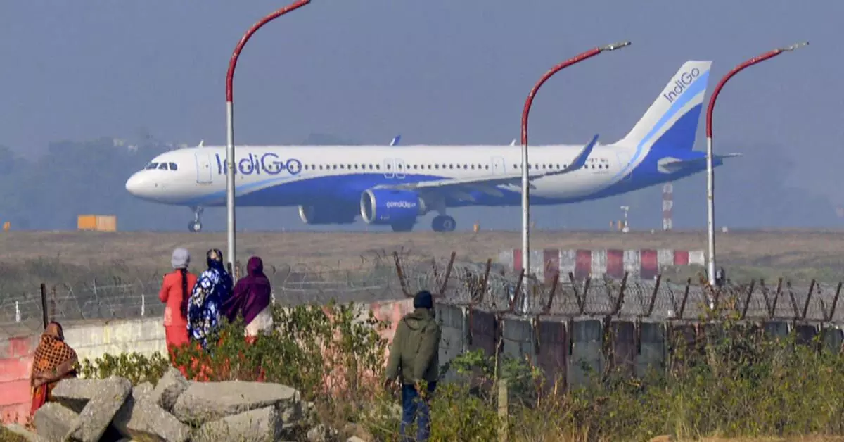 ರಾಂಚಿ | ಲ್ಯಾಂಡಿಂಗ್ ವೇಳೆ IndiGo ವಿಮಾನದ ರೆಕ್ಕೆ ರನ್ವೇಗೆ ಢಿಕ್ಕಿ ರಾಂಚಿ | ಲ್ಯಾಂಡಿಂಗ್ ವೇಳೆ IndiGo ವಿಮಾನದ ರೆಕ್ಕೆ ರನ್ವೇಗೆ ಢಿಕ್ಕಿ