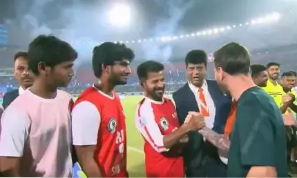 GOAT TOUR | ತೆಲಂಗಾಣ ಸಿಎಂ ಜೊತೆ ಫುಟ್ಬಾಲ್ ಆಡಿದ ಮೆಸ್ಸಿ: ವೀಡಿಯೊ ವೈರಲ್