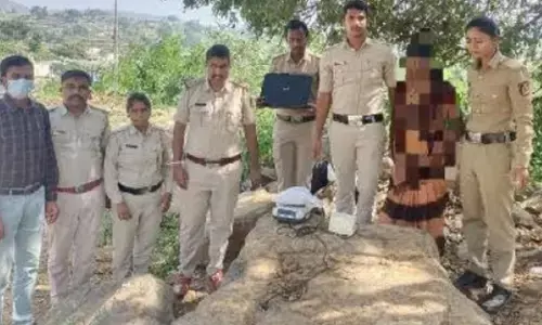 Hanur | ಮಲೆ ಮಹದೇಶ್ವರ ಬೆಟ್ಟದಲ್ಲಿ ಗಾಂಜಾ ಮಾರಾಟ ಮಾಡುತ್ತಿದ್ದ ಮಹಿಳೆಯ ಬಂಧನ