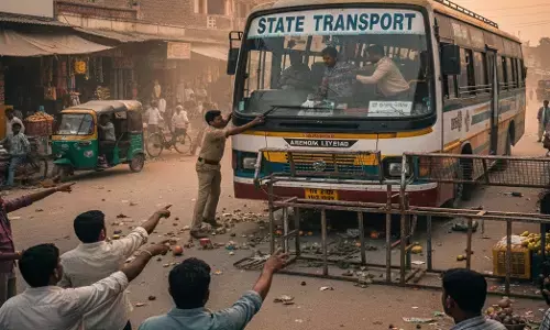 ಆನೇಕಲ್ ಬಳಿ ಬಸ್ಸನ್ನು ಕದಿಯಲು ಪ್ರಯತ್ನಿಸಿ ಅನಾಹುತ