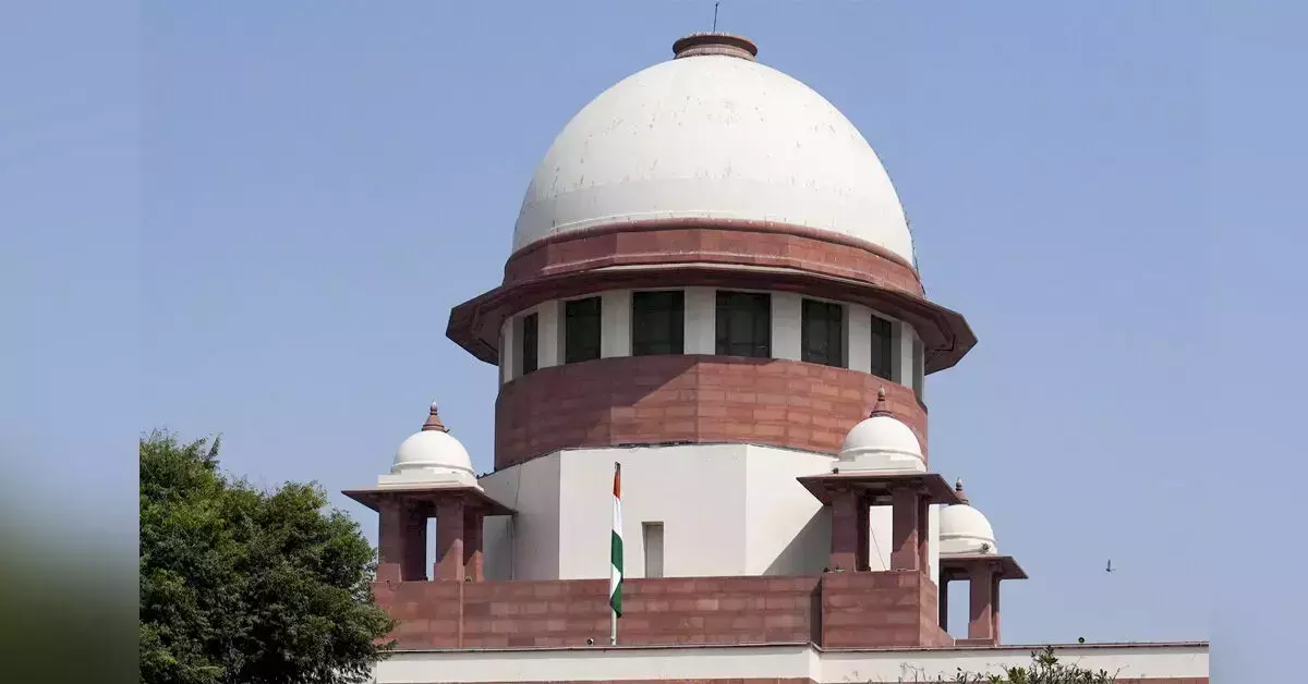 Supreme Court ಕಲಾಪಗಳಿಗೂ ತಟ್ಟಿದ ದಿಲ್ಲಿಯ ವಾಯುಮಾಲಿನ್ಯ; ಹೈಬ್ರಿಡ್ ಮಾದರಿ ವಿಚಾರಣೆಗೆ CJI ಸಲಹೆ Supreme Court ಕಲಾಪಗಳಿಗೂ ತಟ್ಟಿದ ದಿಲ್ಲಿಯ ವಾಯುಮಾಲಿನ್ಯ; ಹೈಬ್ರಿಡ್ ಮಾದರಿ ವಿಚಾರಣೆಗೆ CJI ಸಲಹೆ