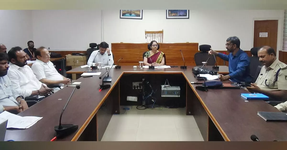 ಕಟಪಾಡಿ ರಾ.ಹೆದ್ದಾರಿ ಓವರ್ ಪಾಸ್ ಕಾಮಗಾರಿ | ಗ್ರಾಮೀಣ ಜನರ, ವಾಹನಗಳ ಸುಗಮ ಸಂಚಾರಕ್ಕೆ ವ್ಯವಸ್ಥೆ ಕಲ್ಪಿಸಿ : ಅಧಿಕಾರಿಗಳಿಗೆ ಜಿಲ್ಲಾಧಿಕಾರಿ ಸ್ವರೂಪ ಟಿ.ಕೆ.ಸೂಚನೆ ಕಟಪಾಡಿ ರಾ.ಹೆದ್ದಾರಿ ಓವರ್ ಪಾಸ್ ಕಾಮಗಾರಿ | ಗ್ರಾಮೀಣ ಜನರ, ವಾಹನಗಳ ಸುಗಮ ಸಂಚಾರಕ್ಕೆ ವ್ಯವಸ್ಥೆ ಕಲ್ಪಿಸಿ : ಅಧಿಕಾರಿಗಳಿಗೆ ಜಿಲ್ಲಾಧಿಕಾರಿ ಸ್ವರೂಪ ಟಿ.ಕೆ.ಸೂಚನೆ