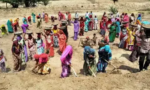 ಯುಪಿಎ ಹೆತ್ತ ಕೂಸಿಗೆ ‘ಬಾಪು’ ಆಗಲು ಹೊರಟ ಎನ್‌ ಡಿಎ