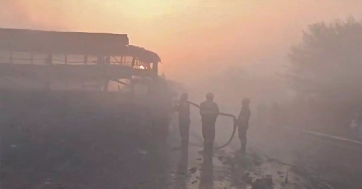 ಕಡಿಮೆ ಗೋಚರತೆ | ಯಮುನಾ ಎಕ್ಸ್ಪ್ರೆಸ್ವೇಯಲ್ಲಿ ಸರಣಿ ಅಪಘಾತ: 13 ಮಂದಿ ಮೃತ್ಯು ಕಡಿಮೆ ಗೋಚರತೆ | ಯಮುನಾ ಎಕ್ಸ್ಪ್ರೆಸ್ವೇಯಲ್ಲಿ ಸರಣಿ ಅಪಘಾತ: 13 ಮಂದಿ ಮೃತ್ಯು