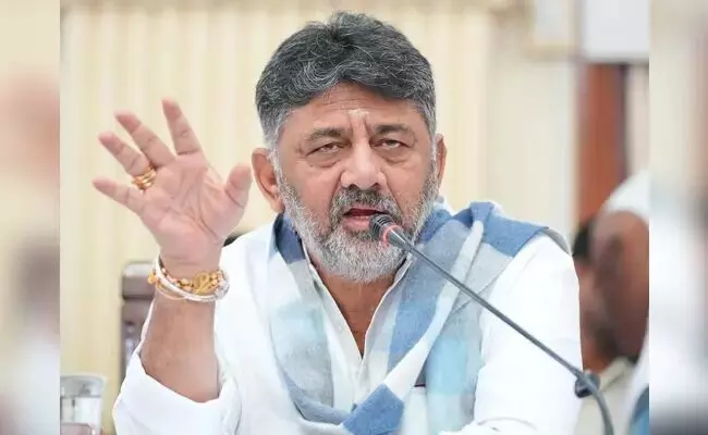 ಮಹದಾಯಿ, ಕೃಷ್ಣಾ-ಭದ್ರಾ ಮೇಲ್ದಂಡೆ ಯೋಜನೆ ಬಗ್ಗೆ ಬಿಜೆಪಿ ಮೌನ : ಡಿ.ಕೆ.ಶಿವಕುಮಾರ್ ವಾಗ್ದಾಳಿ ಮಹದಾಯಿ, ಕೃಷ್ಣಾ-ಭದ್ರಾ ಮೇಲ್ದಂಡೆ ಯೋಜನೆ ಬಗ್ಗೆ ಬಿಜೆಪಿ ಮೌನ : ಡಿ.ಕೆ.ಶಿವಕುಮಾರ್ ವಾಗ್ದಾಳಿ