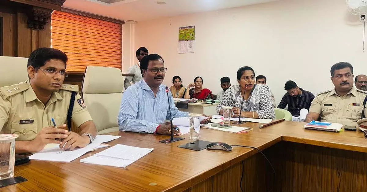 Mangaluru | ಸರಕಾರ ಯೋಜನಾ ಫಲಾನುಭವಿಗಳಿಗೆ ಬ್ಯಾಂಕ್ ಸಾಲ ವಿಳಂಬ: ಕ್ರಮಕ್ಕೆ ಸೂಚನೆ Mangaluru | ಸರಕಾರ ಯೋಜನಾ ಫಲಾನುಭವಿಗಳಿಗೆ ಬ್ಯಾಂಕ್ ಸಾಲ ವಿಳಂಬ: ಕ್ರಮಕ್ಕೆ ಸೂಚನೆ