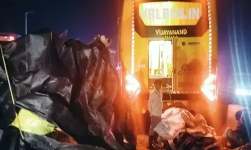 ಕೊಪ್ಪಳ | ಬಸ್ -ಟ್ರ್ಯಾಕ್ಟರ್ ಢಿಕ್ಕಿ : ಓರ್ವ ಮೃತ್ಯು, 15 ಮಂದಿಗೆ ಗಂಭೀರ ಗಾಯ