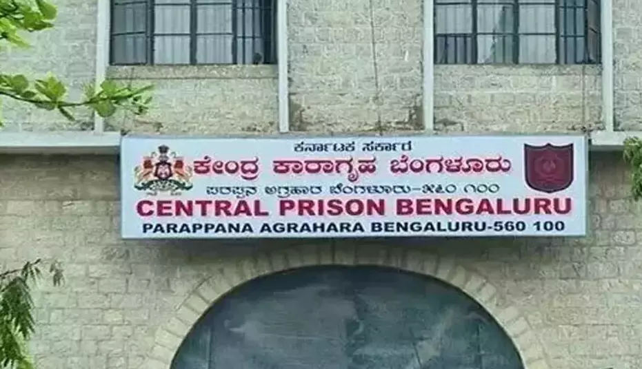 ಕಾರಾಗೃಹಗಳ ವಿಶೇಷ ಕಾರ್ಯಾಚರಣೆಯಲ್ಲಿ ಮೊಬೈಲ್ ಫೋನ್, ಗಾಂಜಾ ವಶ: ಅಲೋಕ್ ಕುಮಾರ್ ಕಾರಾಗೃಹಗಳ ವಿಶೇಷ ಕಾರ್ಯಾಚರಣೆಯಲ್ಲಿ ಮೊಬೈಲ್ ಫೋನ್, ಗಾಂಜಾ ವಶ: ಅಲೋಕ್ ಕುಮಾರ್