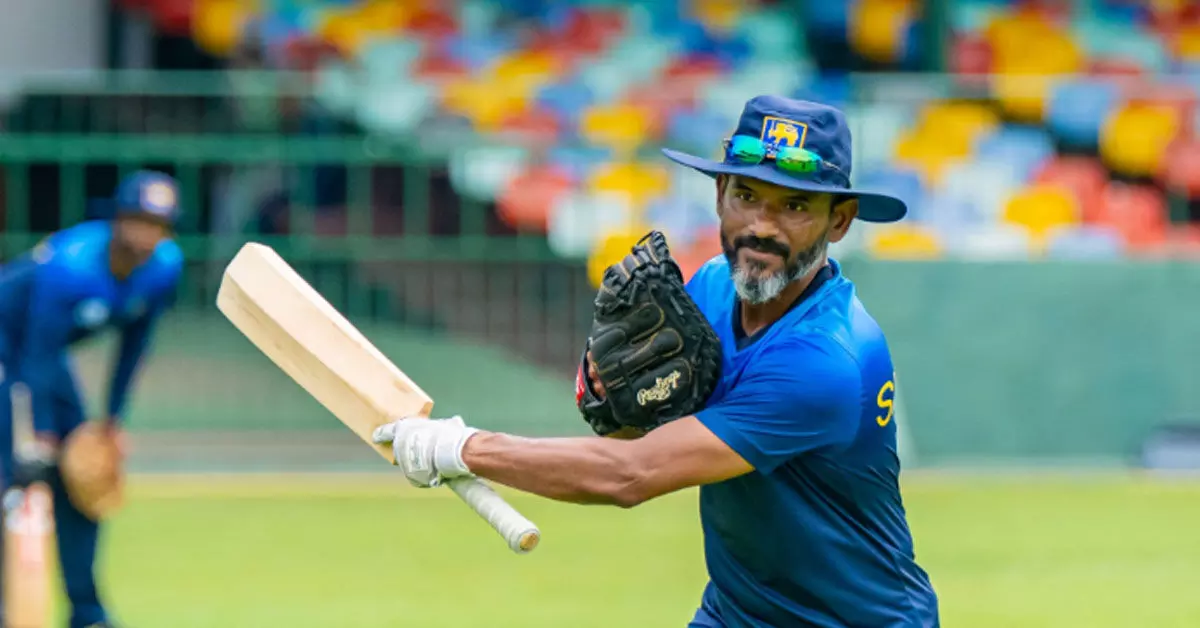 ಶ್ರೀಲಂಕಾ ಕ್ರಿಕೆಟ್ ತಂಡದ ಬೌಲಿಂಗ್ ಕೋಚ್ ಆಗಿ ಆರ್.ಶ್ರೀಧರ್ ನೇಮಕ ಶ್ರೀಲಂಕಾ ಕ್ರಿಕೆಟ್ ತಂಡದ ಬೌಲಿಂಗ್ ಕೋಚ್ ಆಗಿ ಆರ್.ಶ್ರೀಧರ್ ನೇಮಕ