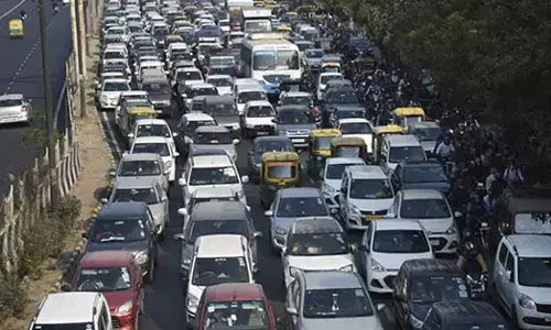 BS 4 ಮತ್ತು ಮೇಲಿನ ವಾಹನಗಳು ಮಾತ್ರ ದಿಲ್ಲಿ ರಸ್ತೆ ಪ್ರವೇಶಿಸಬೇಕು: ಸುಪ್ರೀಂ ಕೋರ್ಟ್