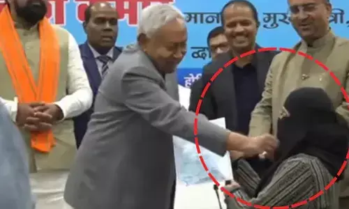 ವೈದ್ಯೆಯ ಹಿಜಾಬ್ ಎಳೆದ ಪ್ರಕರಣ | CM ನಿತೀಶ್ ಕುಮಾರ್, ಹೇಳಿಕೆ ನೀಡಿದ UP ಸಚಿವ ಸಂಜಯ್ ನಿಶದ್ ವಿರುದ್ಧ ದೂರು