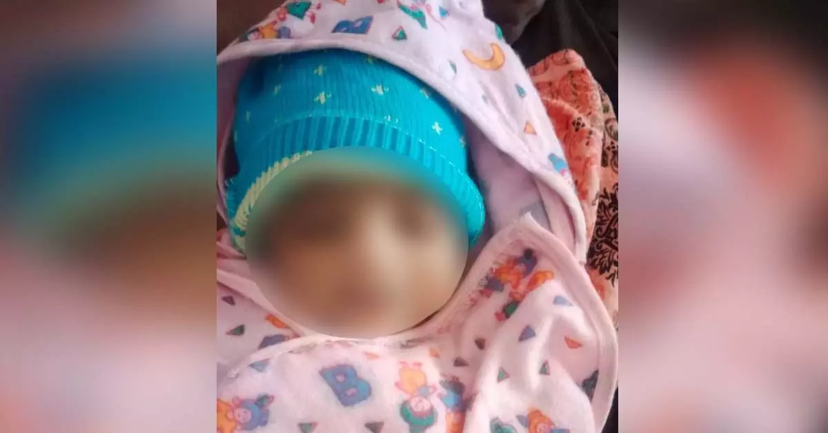 ಶಿವಮೊಗ್ಗ: ರಸ್ತೆ ಬದಿಯಲ್ಲಿ ನವಜಾತ ಶಿಶು ಪತ್ತೆ ಶಿವಮೊಗ್ಗ: ರಸ್ತೆ ಬದಿಯಲ್ಲಿ ನವಜಾತ ಶಿಶು ಪತ್ತೆ