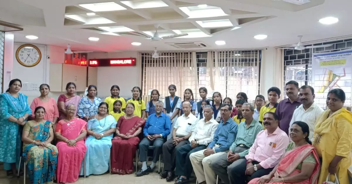 ಮಂಗಳೂರು: ಶಿಕ್ಷಕರ ಸೇವಾ ಪ್ರತಿಷ್ಠಾನದಿಂದ ವಿದ್ಯಾರ್ಥಿ ವೇತನ ವಿತರಣೆ ಮಂಗಳೂರು: ಶಿಕ್ಷಕರ ಸೇವಾ ಪ್ರತಿಷ್ಠಾನದಿಂದ ವಿದ್ಯಾರ್ಥಿ ವೇತನ ವಿತರಣೆ