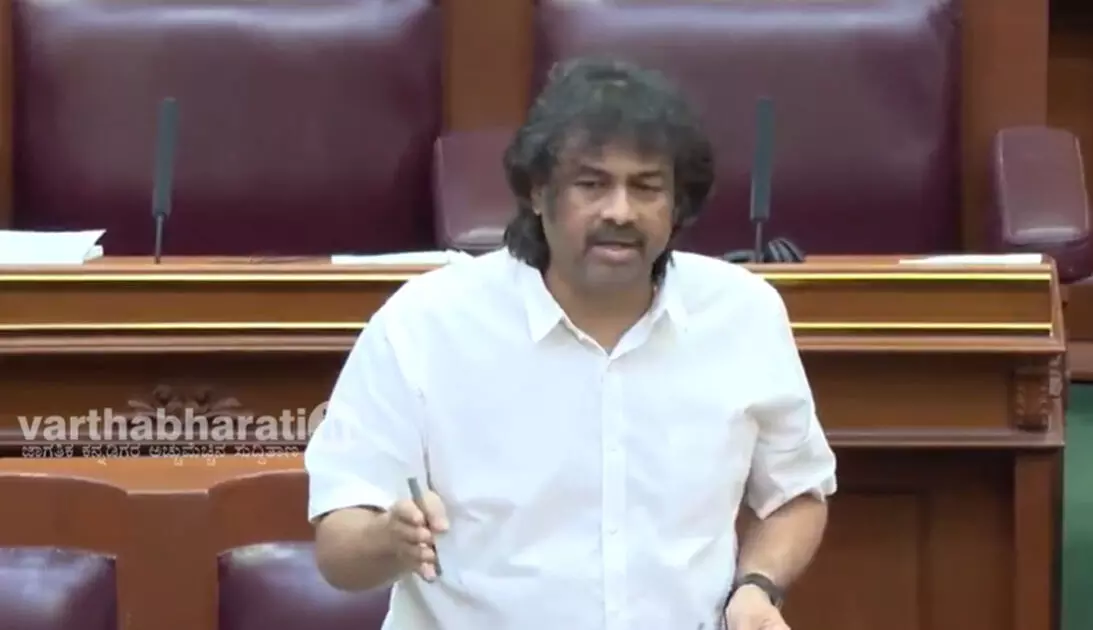 ಗಡಿಭಾಗ ಜಿಲ್ಲೆಗಳಲ್ಲಿ ಕಡ್ಡಾಯವಾಗಿ ಕನ್ನಡ ಬೋಧನೆಗೆ ಕ್ರಮ : ಮಧುಬಂಗಾರಪ್ಪ ಗಡಿಭಾಗ ಜಿಲ್ಲೆಗಳಲ್ಲಿ ಕಡ್ಡಾಯವಾಗಿ ಕನ್ನಡ ಬೋಧನೆಗೆ ಕ್ರಮ : ಮಧುಬಂಗಾರಪ್ಪ