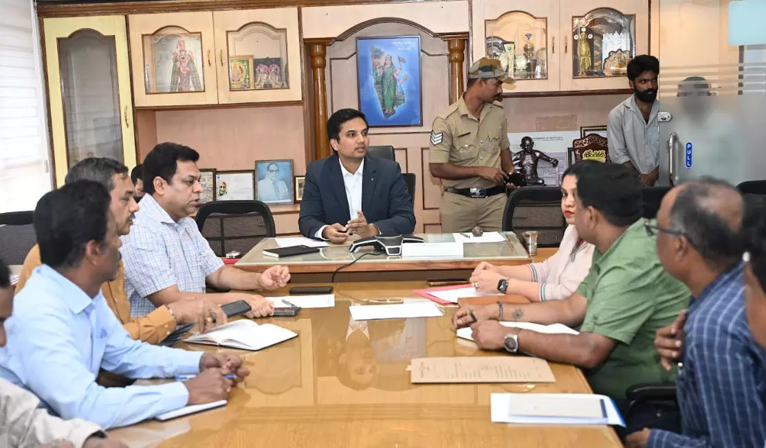 ಮಂಗಳೂರು ನಗರಕ್ಕೆ ಹೊಸ ಯುಜಿಡಿ ಪ್ಲಾನ್ : ಜಿಲ್ಲಾಧಿಕಾರಿ ದರ್ಶನ್ ಎಚ್.ವಿ. ಮಂಗಳೂರು ನಗರಕ್ಕೆ ಹೊಸ ಯುಜಿಡಿ ಪ್ಲಾನ್ : ಜಿಲ್ಲಾಧಿಕಾರಿ ದರ್ಶನ್ ಎಚ್.ವಿ.