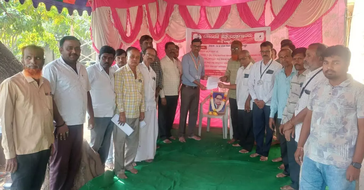 ಬಳ್ಳಾರಿ | ವಿವಿಧ ಬೇಡಿಕೆಗಳ ಈಡೇರಿಕೆಗೆ ಆಗ್ರಹಿಸಿ ಅನಿರ್ಧಿಷ್ಠಾವಧಿ ಮುಷ್ಕರ ಬಳ್ಳಾರಿ | ವಿವಿಧ ಬೇಡಿಕೆಗಳ ಈಡೇರಿಕೆಗೆ ಆಗ್ರಹಿಸಿ ಅನಿರ್ಧಿಷ್ಠಾವಧಿ ಮುಷ್ಕರ