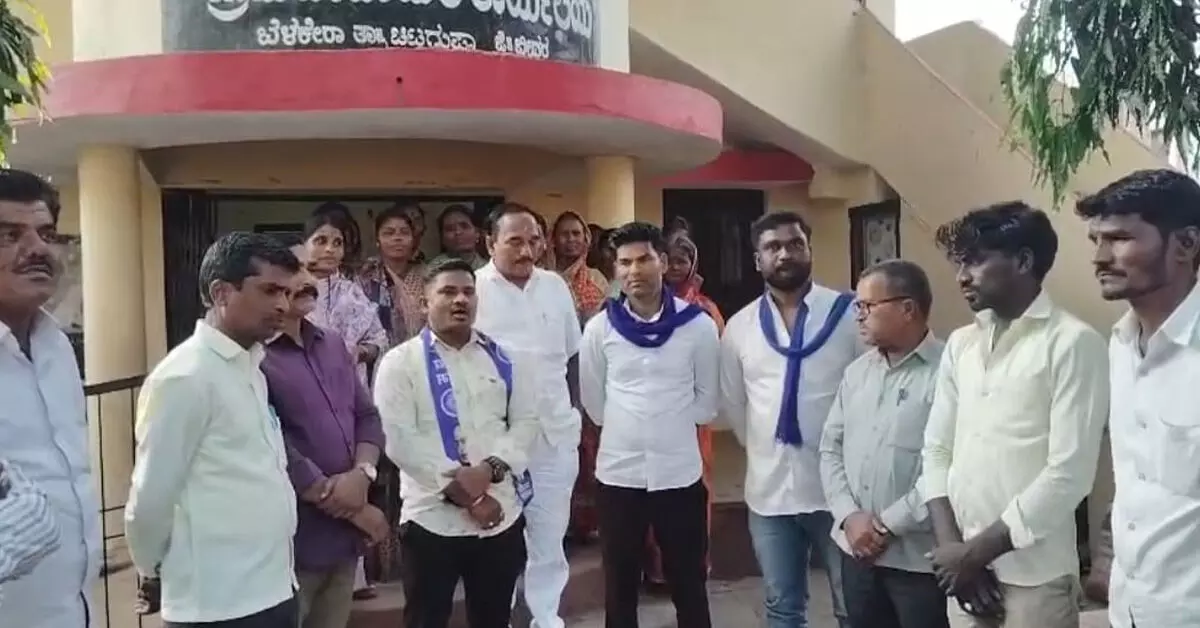 ಹುಮನಾಬಾದ್ | ಬೆಳಕೇರಾ ಗ್ರಾಮದಲ್ಲಿ ಮಹಿಳೆಯರಿಗೆ ನರೇಗಾ ಕೂಲಿ ಕೆಲಸ ನೀಡುವಂತೆ ದಸಂಸ ಆಗ್ರಹ ಹುಮನಾಬಾದ್ | ಬೆಳಕೇರಾ ಗ್ರಾಮದಲ್ಲಿ ಮಹಿಳೆಯರಿಗೆ ನರೇಗಾ ಕೂಲಿ ಕೆಲಸ ನೀಡುವಂತೆ ದಸಂಸ ಆಗ್ರಹ