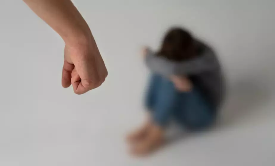 Magadi | ವಿದ್ಯಾರ್ಥಿನಿ ಮೇಲೆ ಸಾಮೂಹಿಕ ಆತ್ಯಾಚಾರ ಆರೋಪ: ಮೂವರು ಆರೋಪಿಗಳ ಬಂಧನ Magadi | ವಿದ್ಯಾರ್ಥಿನಿ ಮೇಲೆ ಸಾಮೂಹಿಕ ಆತ್ಯಾಚಾರ ಆರೋಪ: ಮೂವರು ಆರೋಪಿಗಳ ಬಂಧನ