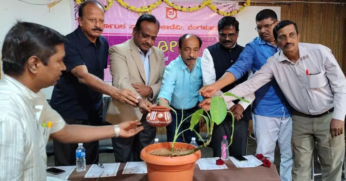 ವಿಜಯನಗರ | ವಚನ ಸಾಹಿತ್ಯದ ಜೀವನ ಮೌಲ್ಯಗಳು ಅರಿತರೆ ವ್ಯಕ್ತಿತ್ವ ವಿಕಸನ ಸಾಧ್ಯ : ಡಿ.ವಿ.ಪರಮಶಿವಮೂರ್ತಿ ವಿಜಯನಗರ | ವಚನ ಸಾಹಿತ್ಯದ ಜೀವನ ಮೌಲ್ಯಗಳು ಅರಿತರೆ ವ್ಯಕ್ತಿತ್ವ ವಿಕಸನ ಸಾಧ್ಯ : ಡಿ.ವಿ.ಪರಮಶಿವಮೂರ್ತಿ