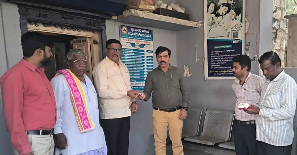 ಸಿಂಧನೂರು | ಗ್ರಾಮ ಪಂಚಾಯತ್ನಿಂದ ಪ್ರತಿ ಗುರುವಾರ ಕರ ವಸೂಲಿ ಅಭಿಯಾನ ಸಿಂಧನೂರು | ಗ್ರಾಮ ಪಂಚಾಯತ್ನಿಂದ ಪ್ರತಿ ಗುರುವಾರ ಕರ ವಸೂಲಿ ಅಭಿಯಾನ