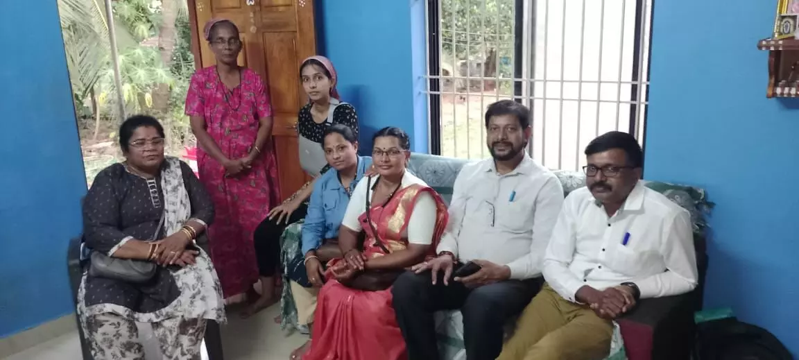 ಪೋಲಿಸ್ ದೌರ್ಜನ್ಯ ಆರೋಪ: ಅಕ್ಷತಾ ಪೂಜಾರಿ ಮನೆಗೆ ಸಿಪಿಎಂ ಜಿಲ್ಲಾ ನಿಯೋಗ ಭೇಟಿ ಪೋಲಿಸ್ ದೌರ್ಜನ್ಯ ಆರೋಪ: ಅಕ್ಷತಾ ಪೂಜಾರಿ ಮನೆಗೆ ಸಿಪಿಎಂ ಜಿಲ್ಲಾ ನಿಯೋಗ ಭೇಟಿ